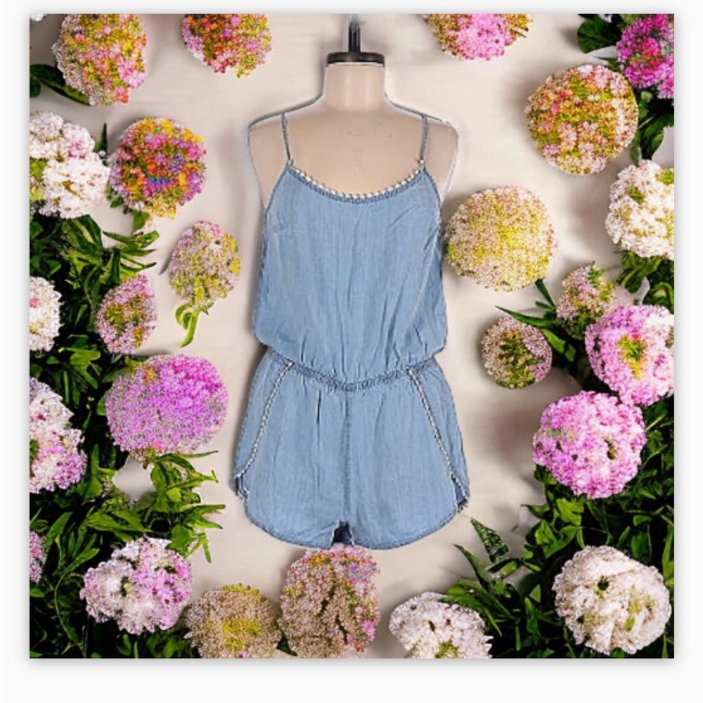 Garage Beautiful Pom Pom Trim detailed Tencel Romper - NWOT- Sz Sm 💙☀️​​ - Picture 2 of 12